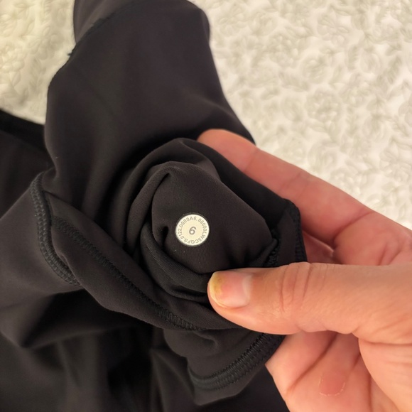 Lululemon Black Leggings with Pockets - Picture 3 of 4
